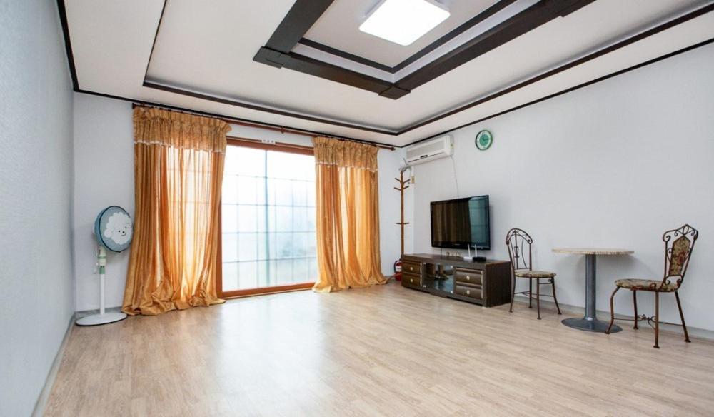Quadruple Room 4 