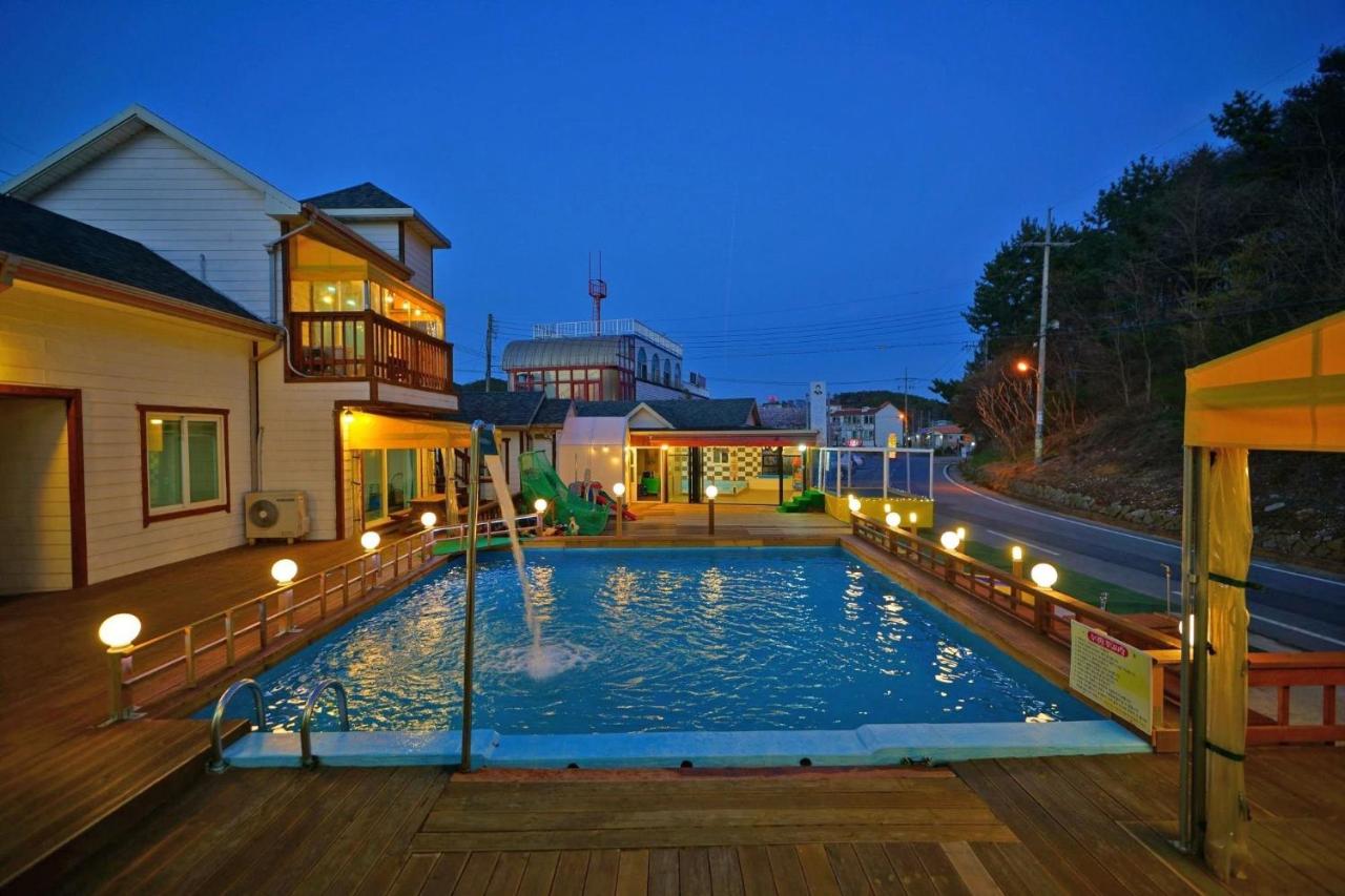 anmyeondo neipkeulrobeo suyeongjangpensyeon - B&B