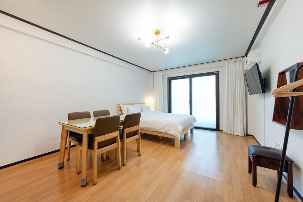 Gangneung Marine Park Pension - Ferienwohnung