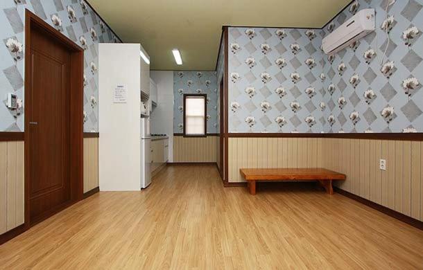 Family Room 3