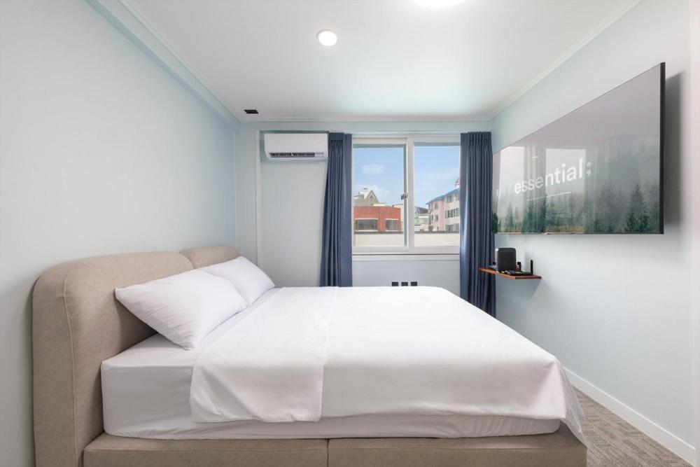 Double Room 2