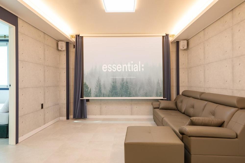 Family Room 2