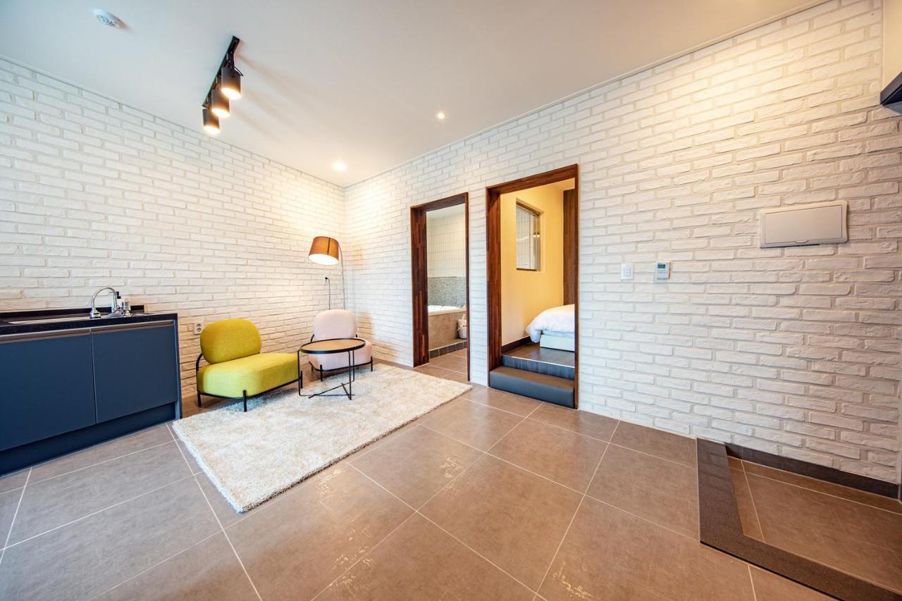 Double Room 5