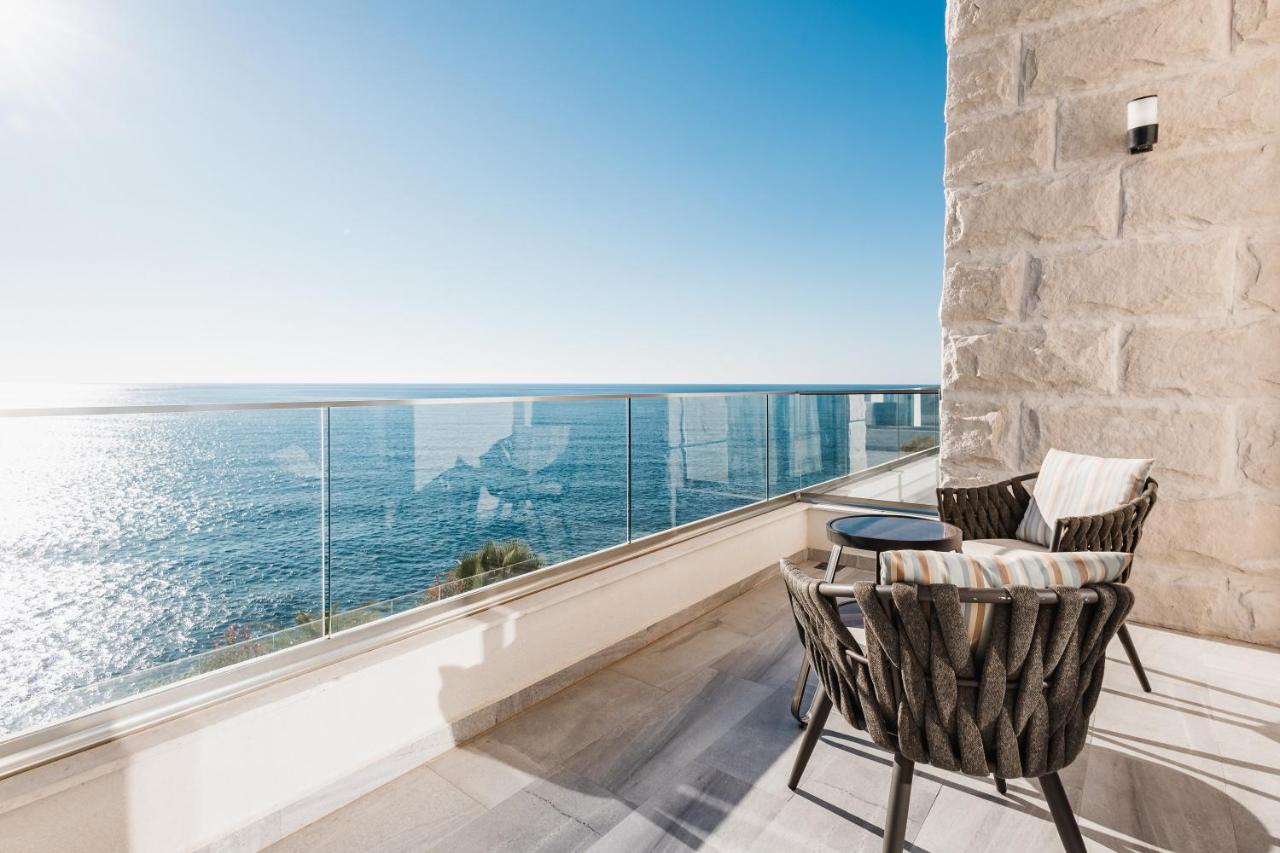 Three-Bedroom Apartment with Sea View