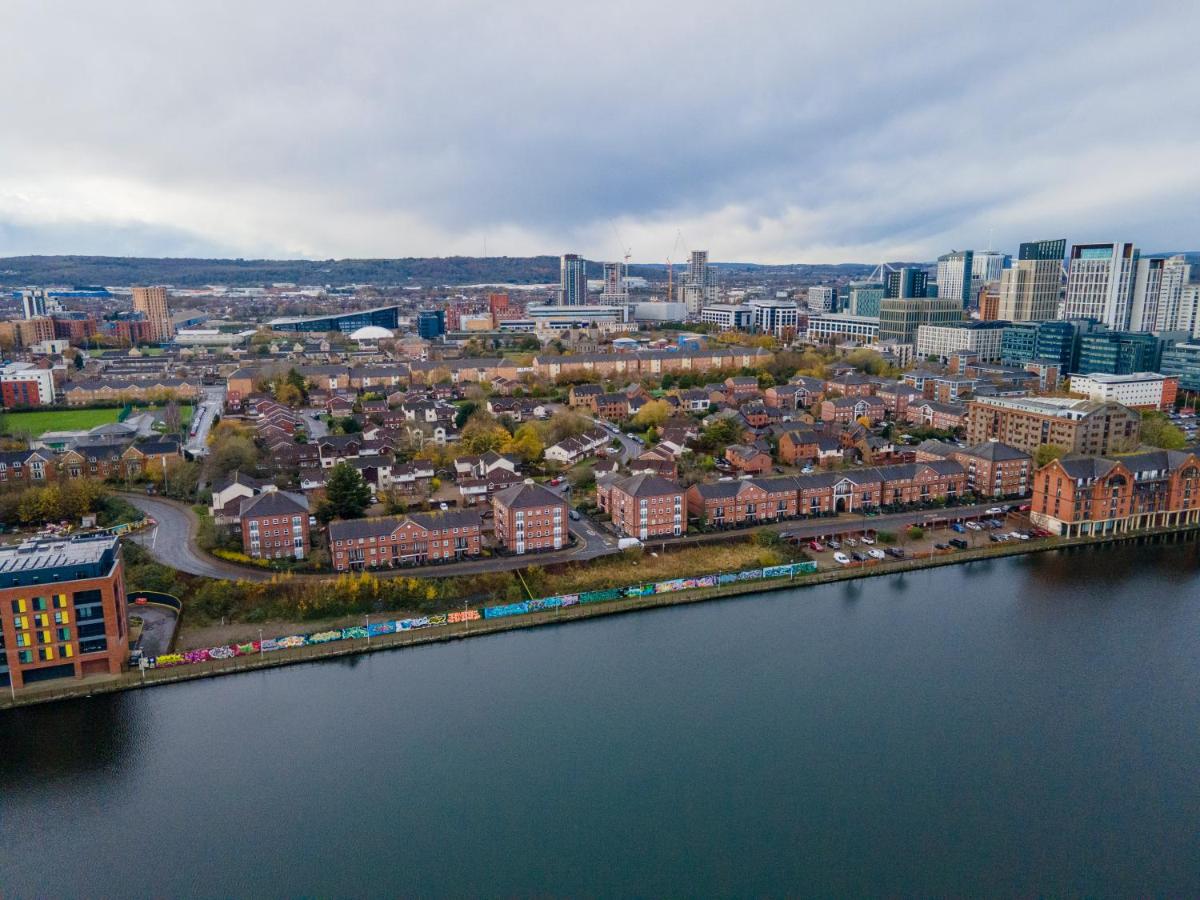 Stunning Cardiff Wharf View 4 Bed Free Parking - B&B Cardiff