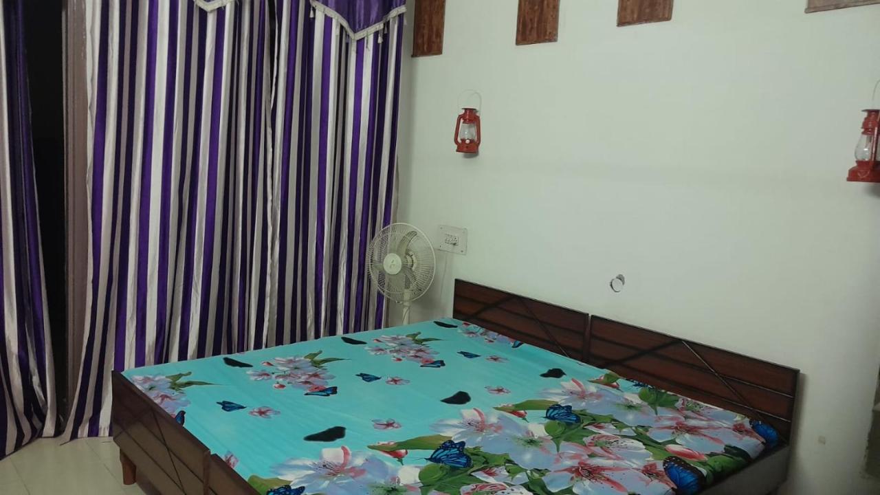 Holy Hills Homestay - B&B