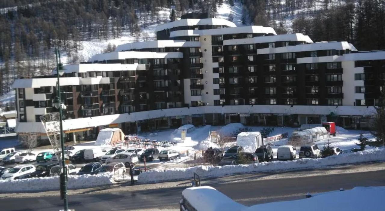 Vars les Claux studio 4 couchages sis à 50 m du télécabine, esf, commerces et pharmacie - Chambres d’hôtes Vars