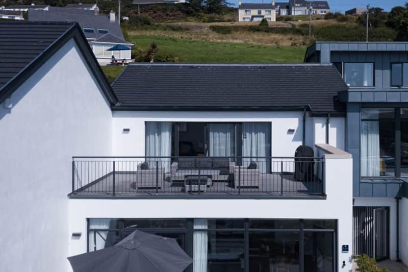 BayView Lodge 3-Bedroom Sea View Apartment - B&B Downings