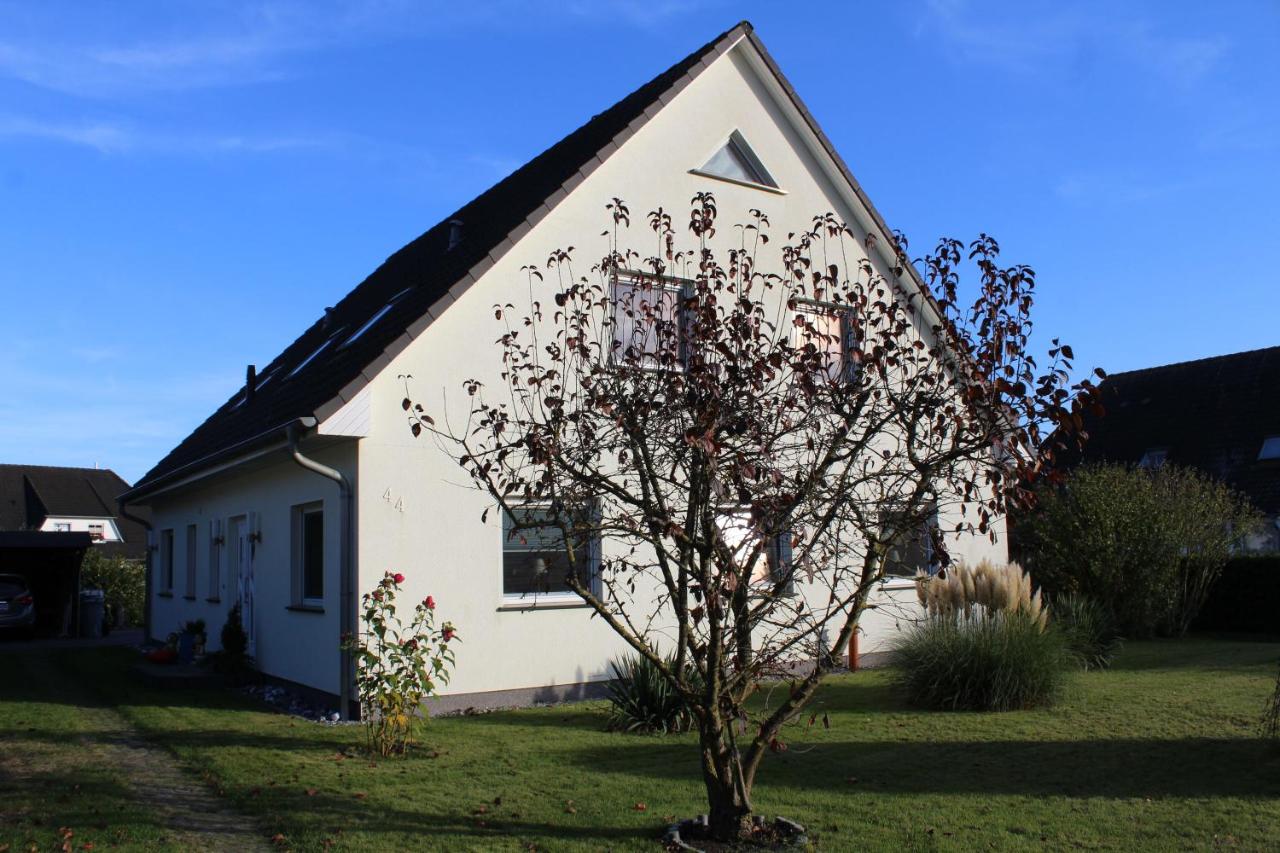 Ferienwohnungen in Trassenheide, WLAN, Sitzecke mit Grill - B&B Trassenheide