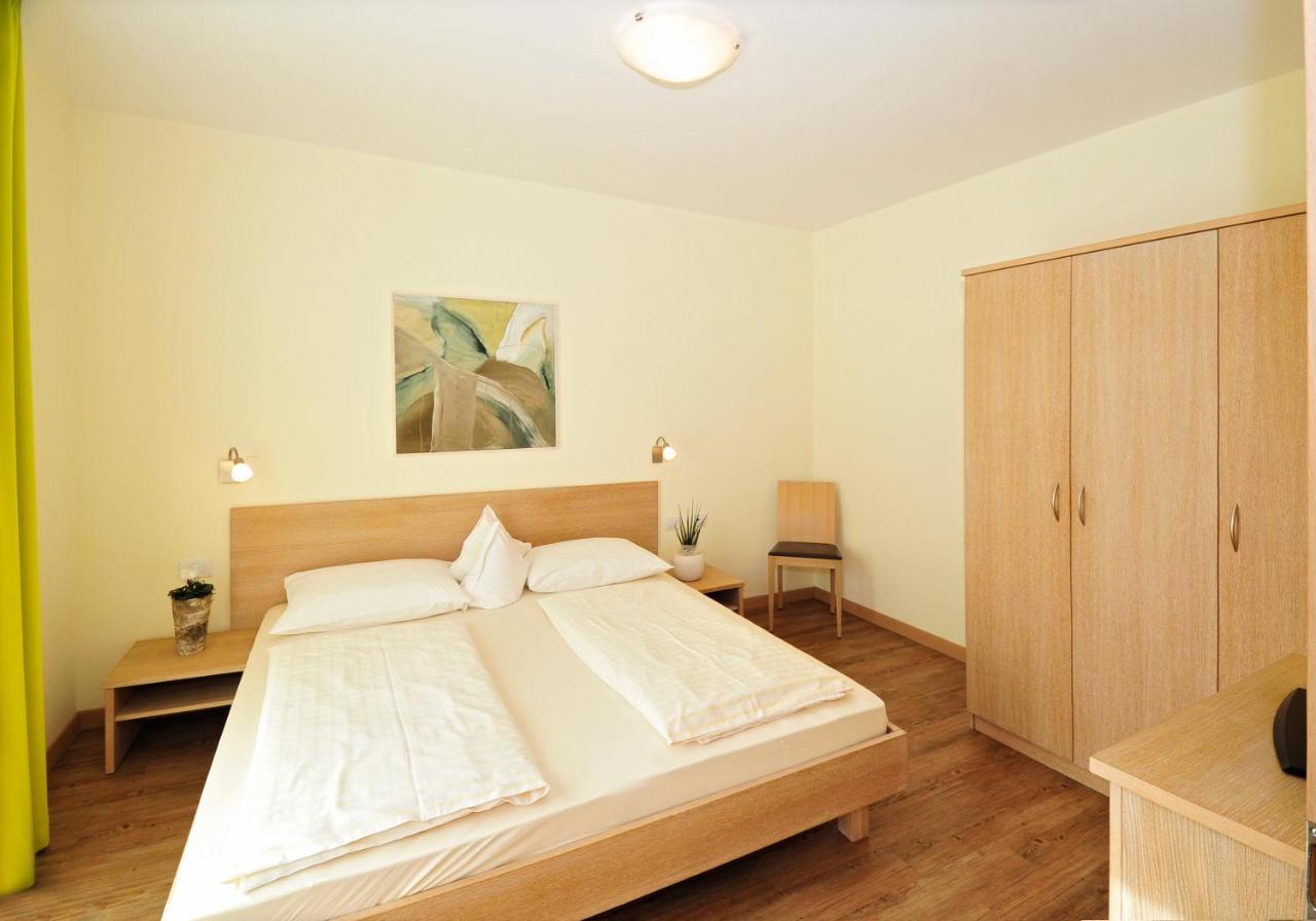 Apartment mit 1 Schlafzimmer und Balkon - Nebengebäude