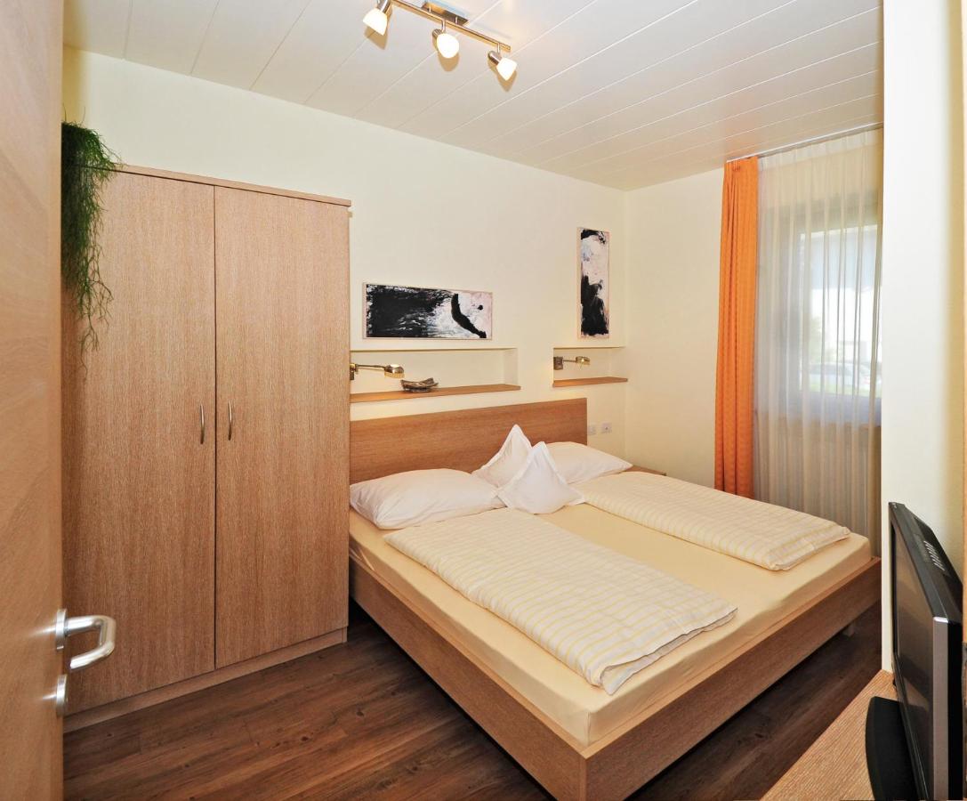 Apartment mit 1 Schlafzimmer und Balkon - Nebengebäude
