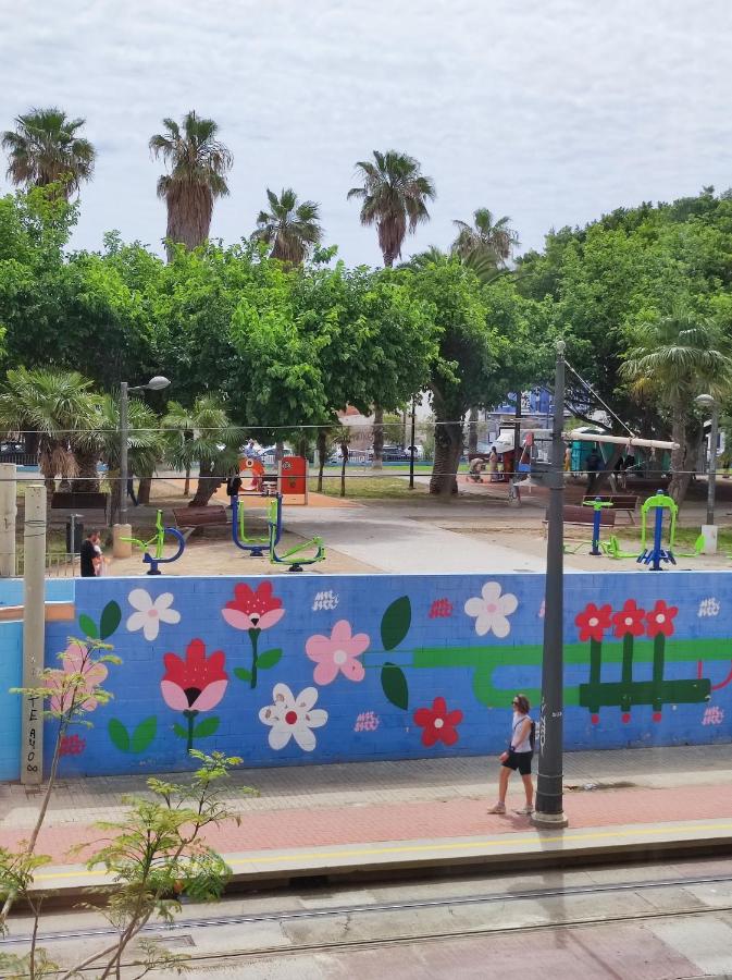 Close to the sea, large (170 m2) apartment+BIKES - B&B Valencia
