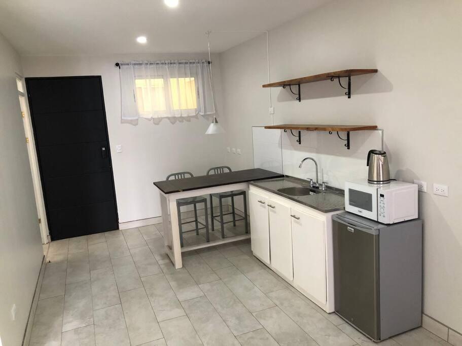 Plaza Avenida Uno - B&B Puntarenas