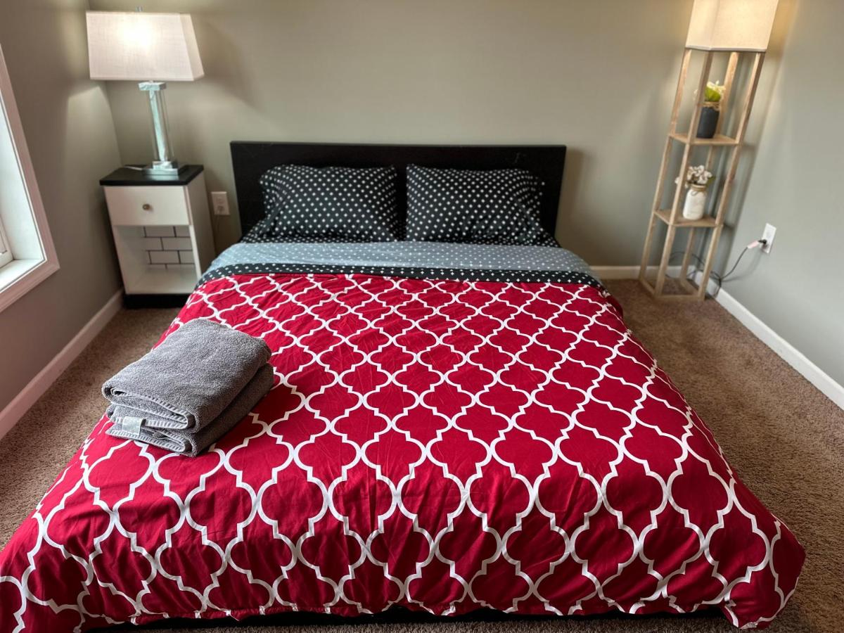 Queen Room with Shared Bathroom