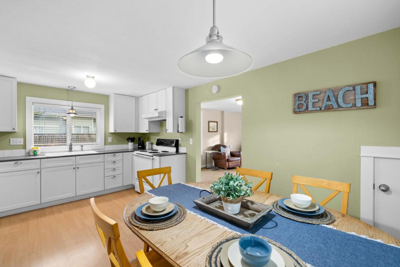 Alpine Coast Cottage - Meredith Lodging - B&B Rockaway Beach