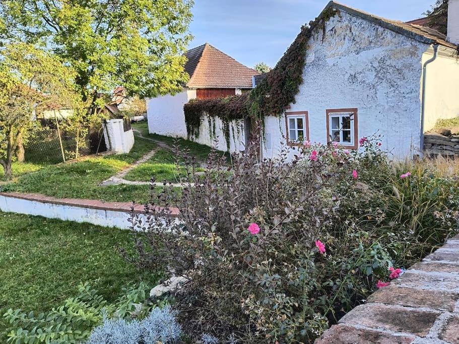 Chaloupka u Mostu sv Jana v centru Vodňan - B&B