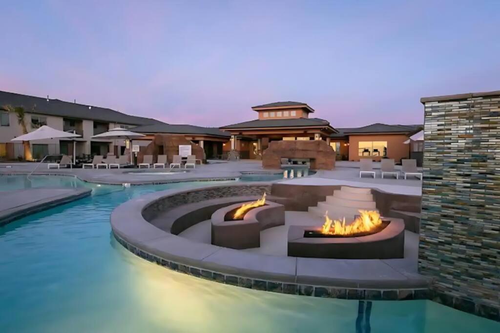Pool Lazy River Hot Tub Games Fire Pit 28 Guests - B&B Hurricane