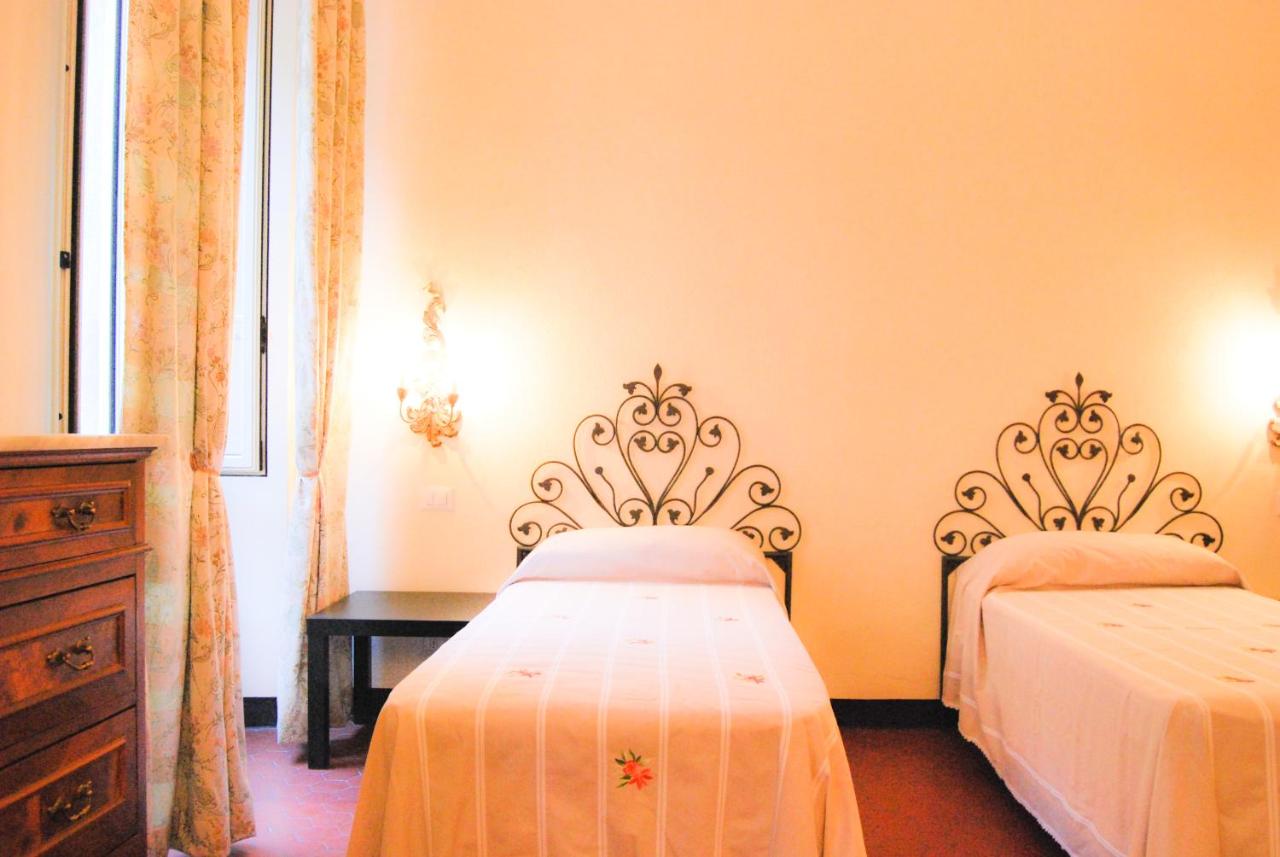 Quadruple Room with Private Bathroom