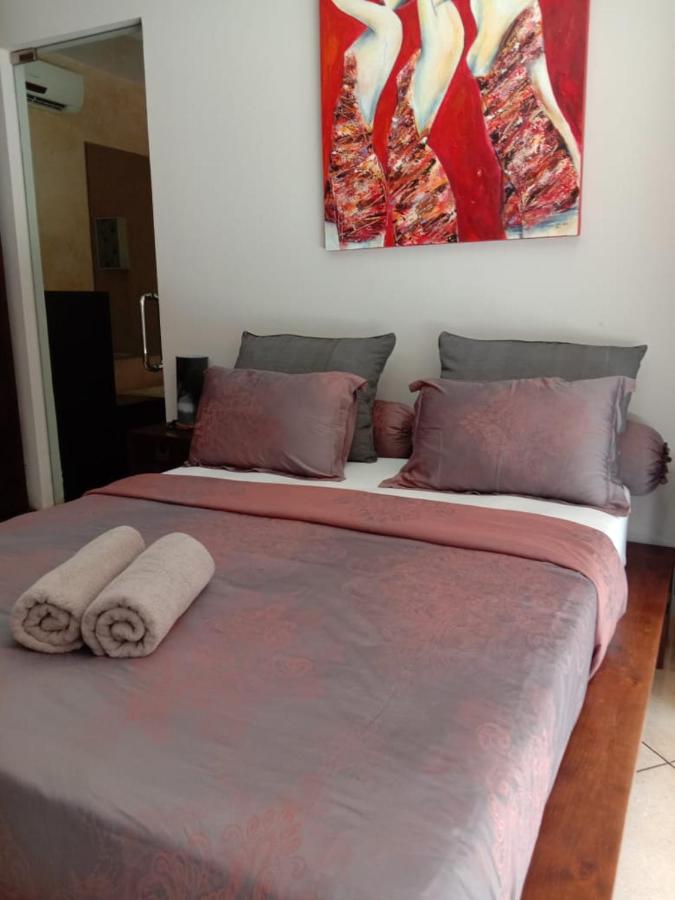 J & J villa Seminyak - B&B