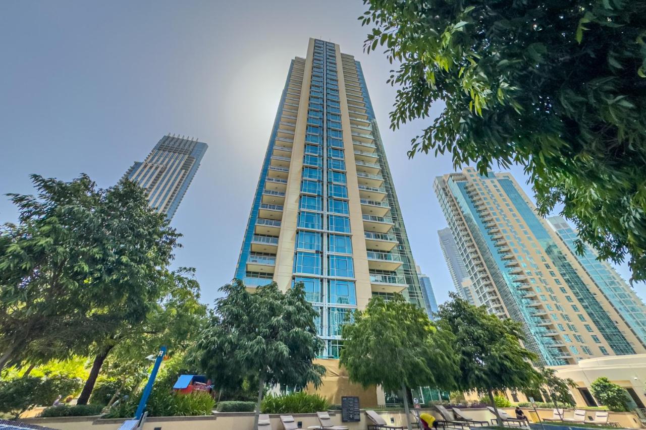 Savis Homes - Luxury 2 Bedroom Suite with Full Burj Khalifa View - B&B Dubai