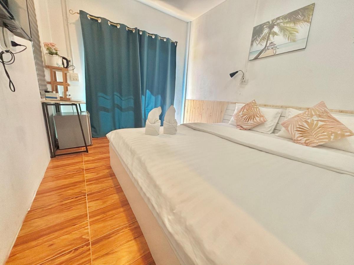 Kamer met Queensize Bed en Uitzicht op de Tuin