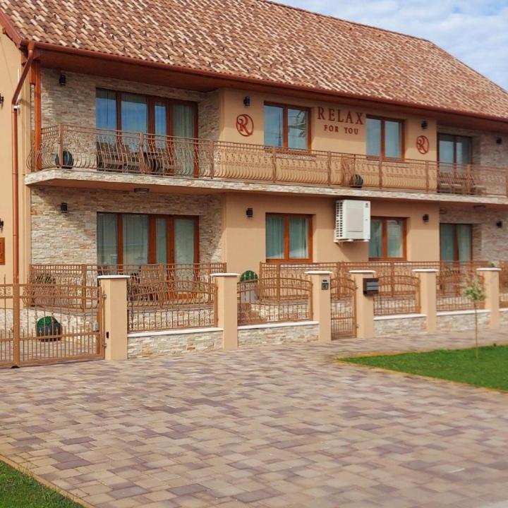 Relax for you Apartmanház - B&B Cserkeszőlő