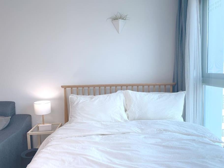 One-Bedroom Apartment - Non-Smoking