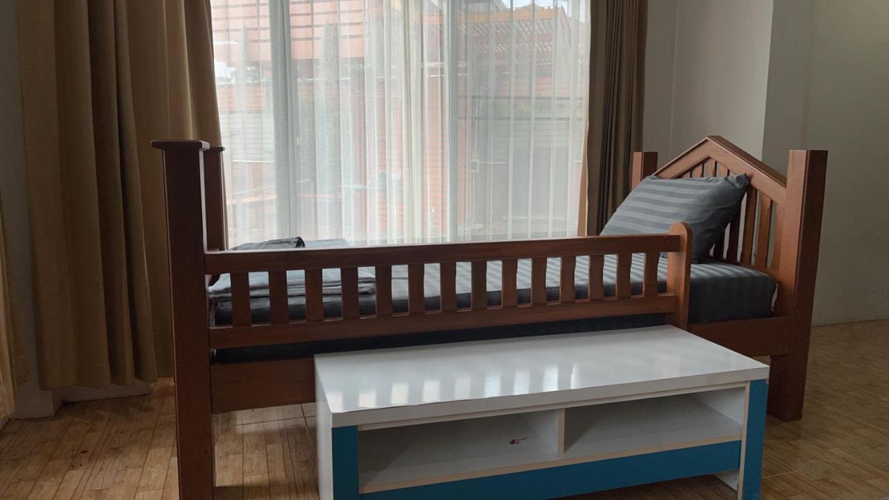 Lit Simple en Dortoir