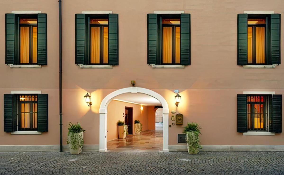 Residence La Fenice - B&B Padua