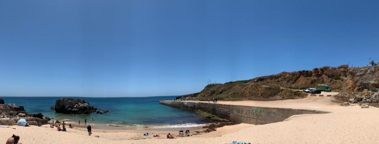 PENICHE As Estrelas -Trois hébergements au choix accès indépendants même rue - proche centre -calme -confort -climatisés - plages -surf- Parking free - Chambres d'hôtes Peniche