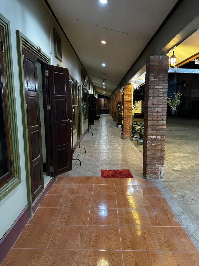 Happy Hotel - B&B Vang Vieng