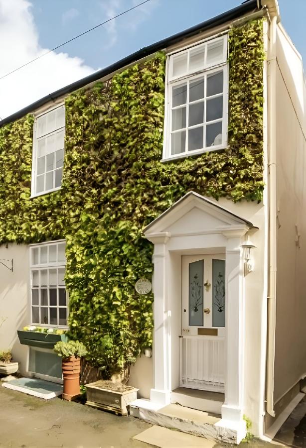 Georgian Coach House in a Prime Location in Deal - Ferienwohnung