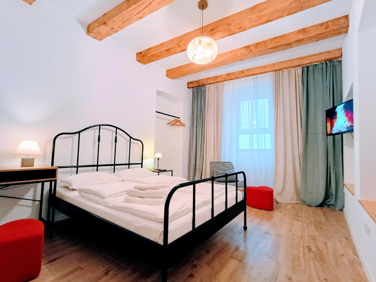 Sub Tampa Studio - B&B