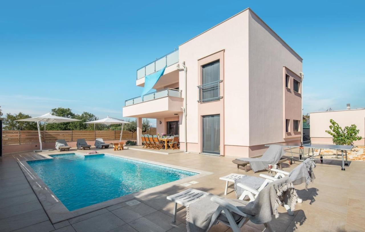 Villa Karizma - sea view, swimming pool, hot tub, Brijuni, Fazana, Peroj - B&B Peroj