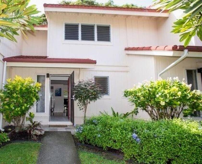 Ohana Beach Retreat at the Surf and Racquet Club - Bed and Breakfast