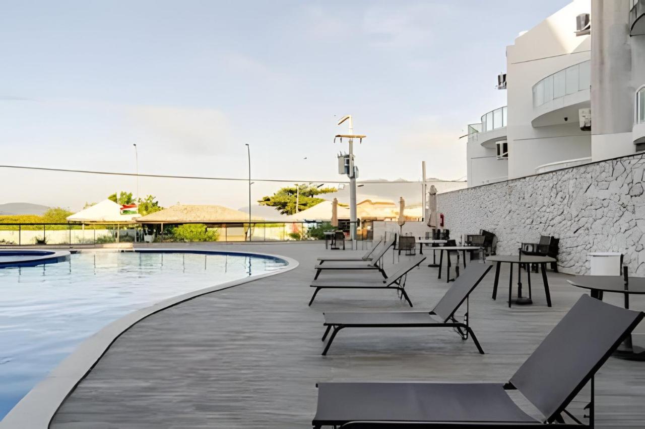 Apê a 1 min da Praia dos Anjos com Piscina e Churrasqueira - Chambres d'hôtes Arraial do Cabo