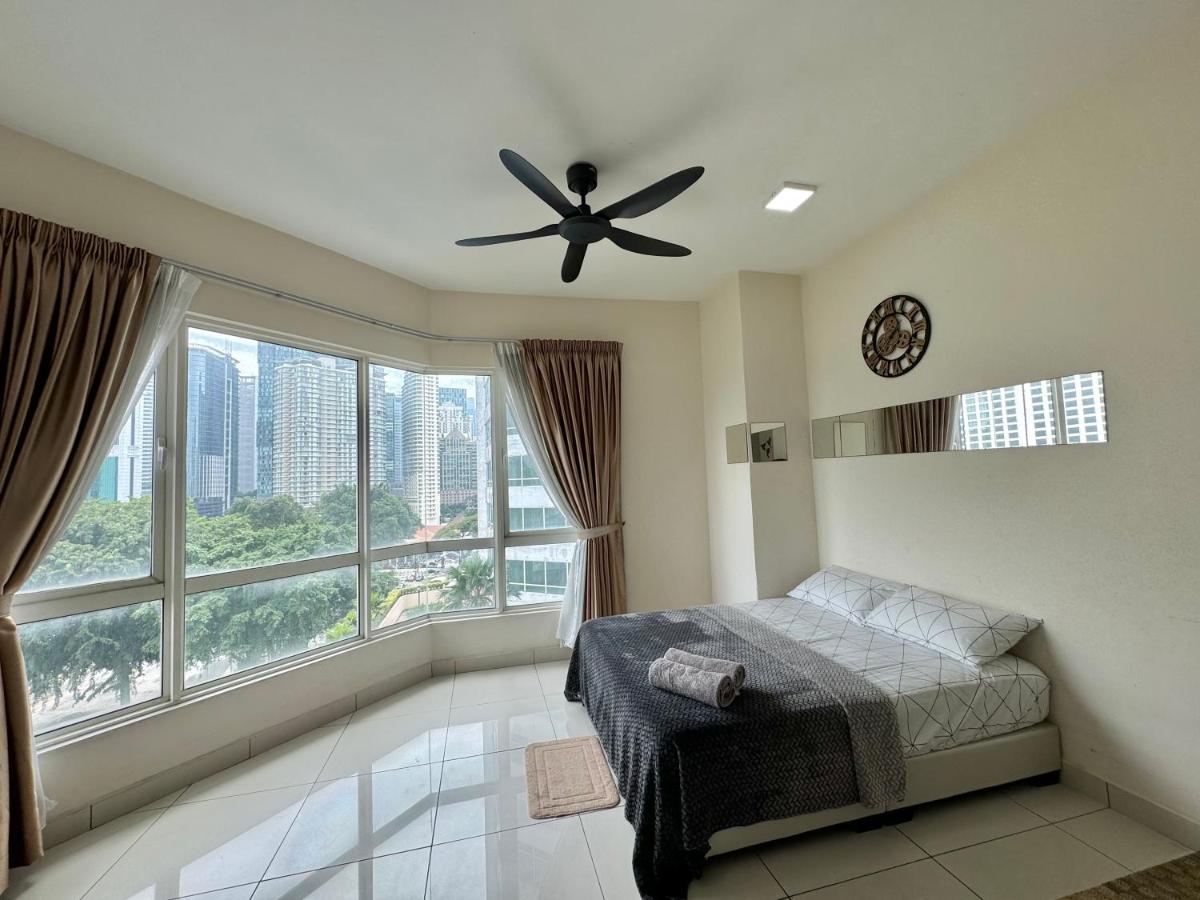 One-Bedroom Apartment with City View