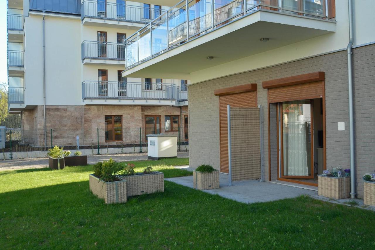 One-Bedroom Apartment with Free Parking - 02