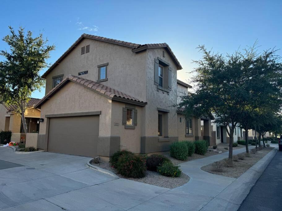Gilbert Home-4 bed 3 bath- Pets Welcome - Chambres d’hôtes