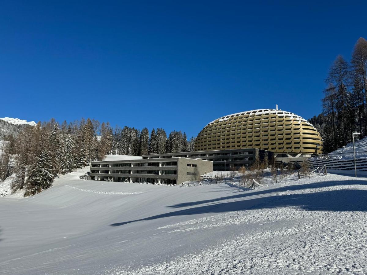 Alpine Luxury Apartment Davos with Spa Access to 5 Star Hotel - B&B Davos