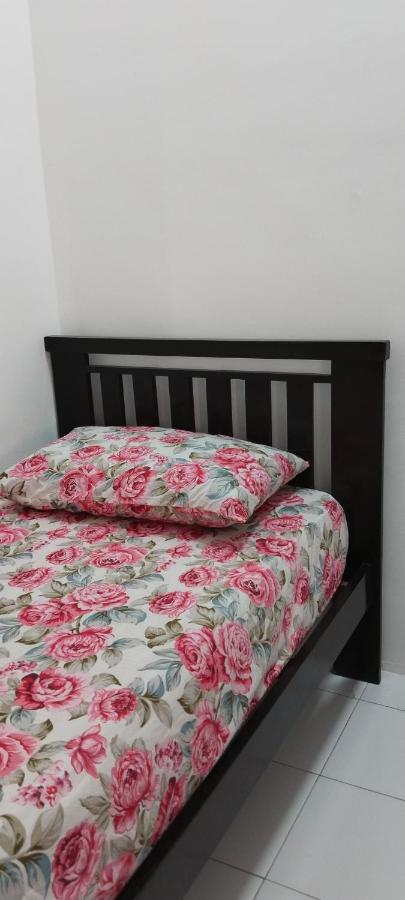 Nana Homestay - B&B Parit Buntar