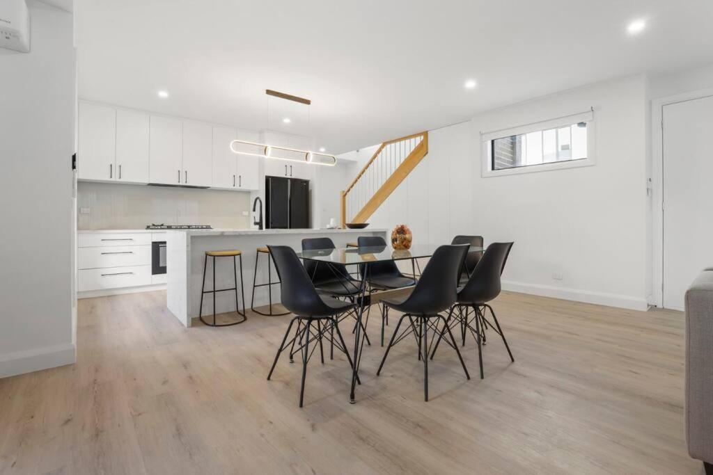 Entire House Stay in Springvale - B&B