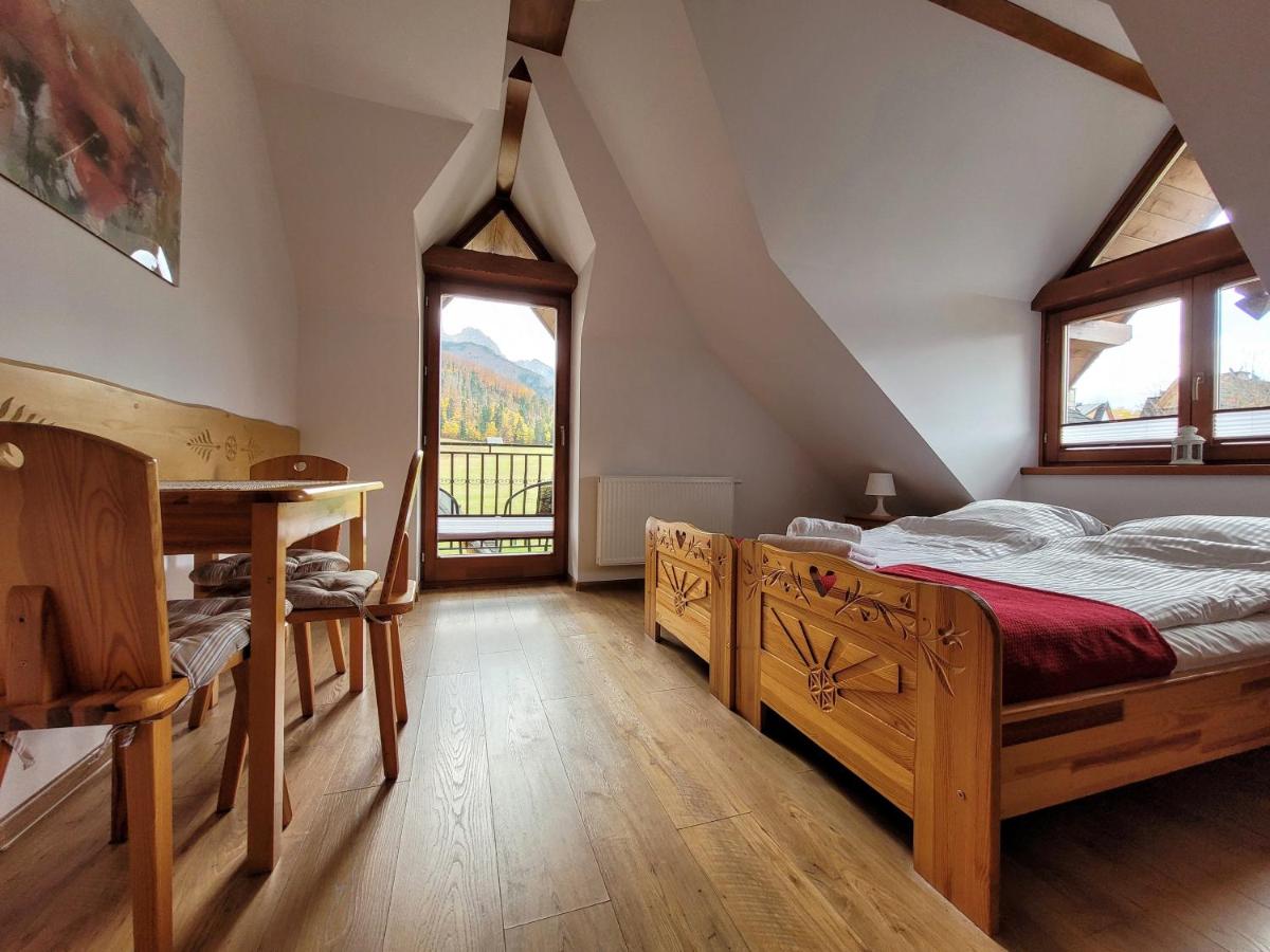One-Bedroom Apartment with Balcony and Mountain View