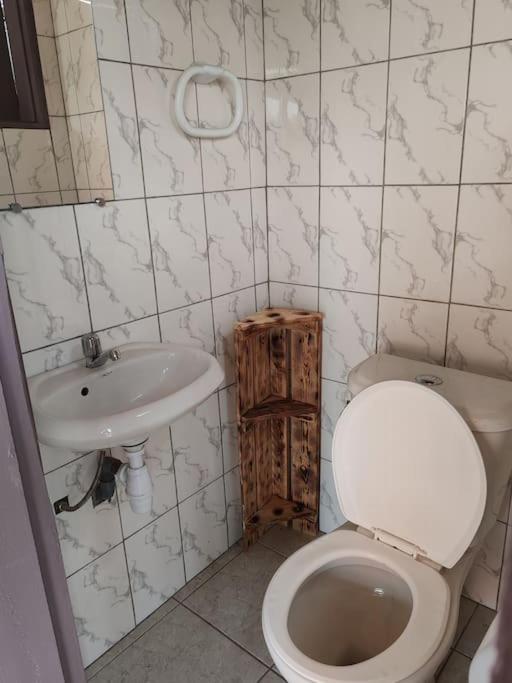 F3 à 20 mn du centre ville et 15 mn de l'aéroport - B&B Libreville