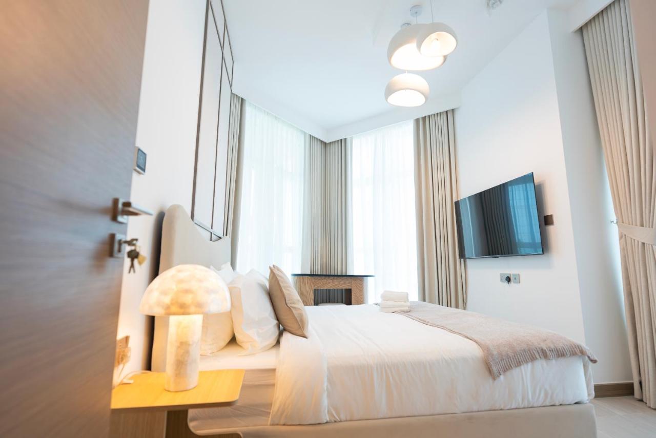 Two-Bedroom Deluxe Apartment with Balcony