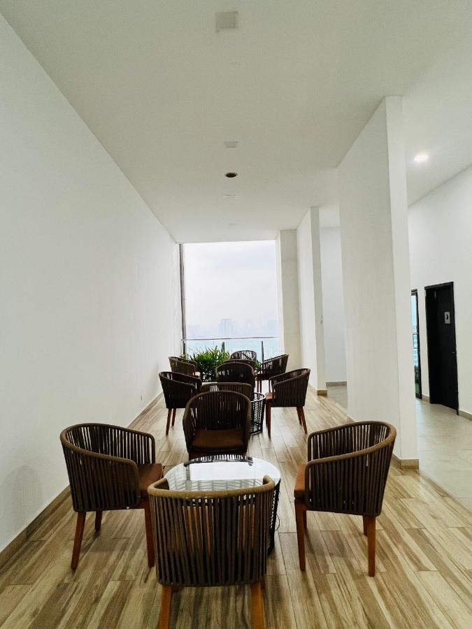 Colony service suites kLcc - B&B