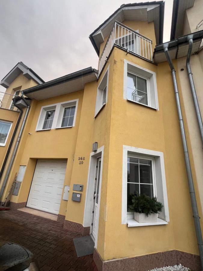 Řadový dům se dvěma apartmány - B&B