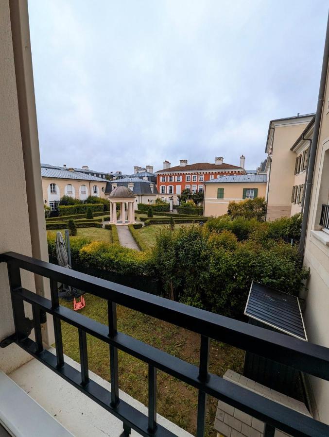 Chic appartement à 5 minutes de bus de Disneyland - Bed and Breakfast