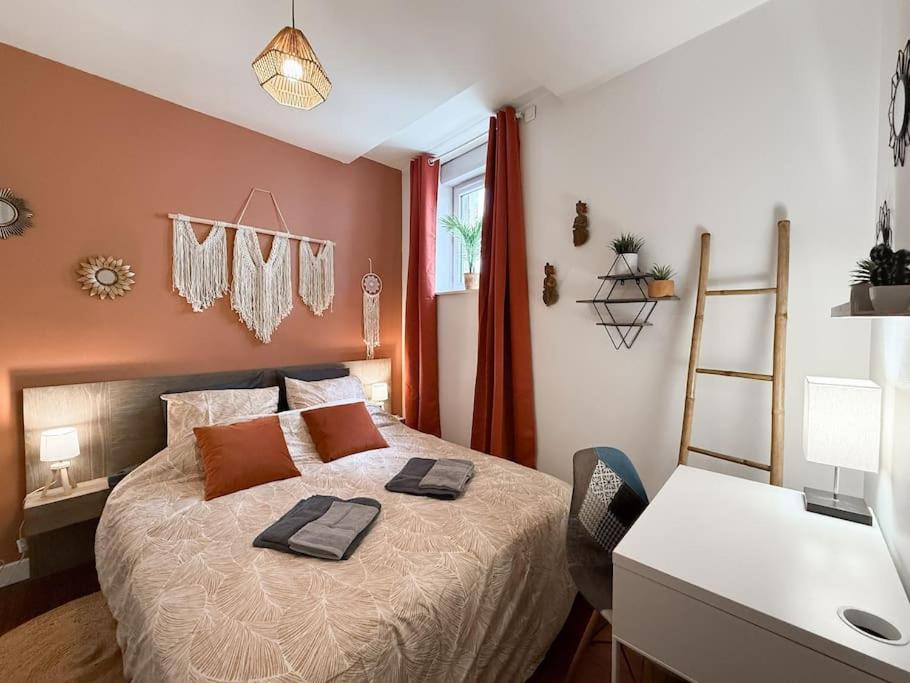 L'Oasis - Le Central Caladois proche rue Nationale - Bed and Breakfast