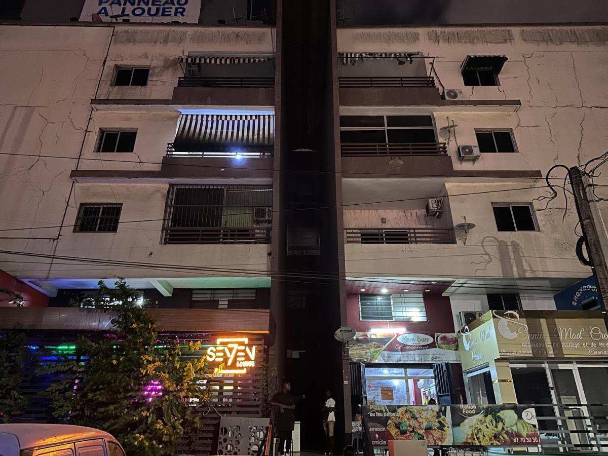 Living 1Bed -Spacious fully equipped - Lively Area - Ferienwohnung Abidjan